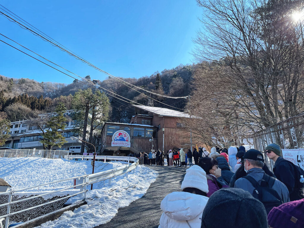 【河口湖】天上山公園纜車排隊人潮